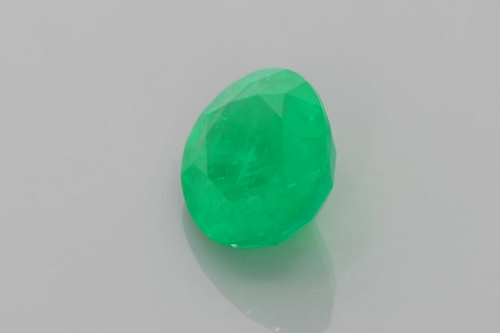 3.29 carat GREEN Smaragdas (1)