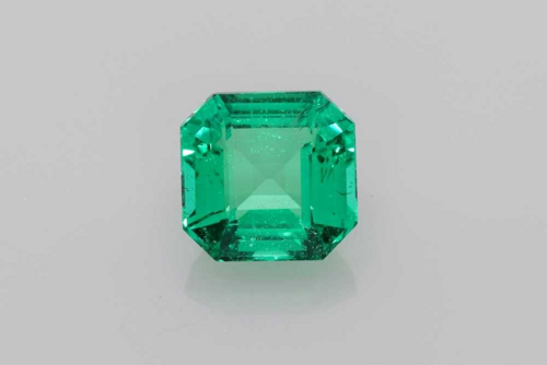 1.76 carat GREEN Smaragdas (1)