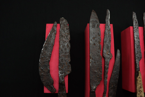 10 viduramžių (gotikinių) geležinių kovinių peilių su įkotėmis, 20,5 cm (2)