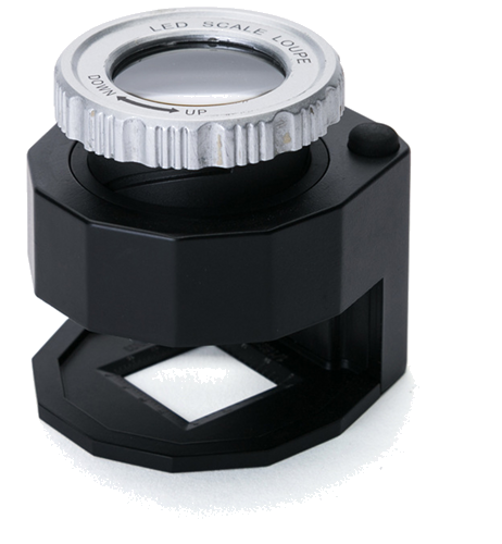 Lupa ar apgaismojumu un perforāciju 30× (4)