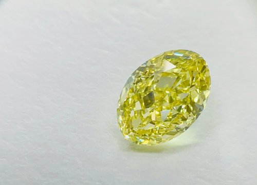 2.17 carat Fancy Intense Yellow-VS2 Natūralus Oval Deimantas (1)