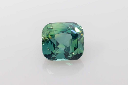 2.57 carat MULTI_COLOR Safyras (1)