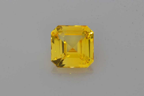 4.0 carat YELLOW Safyras (1)
