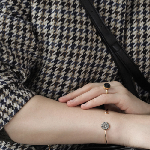 Zelta aproce ar melnu dimantu un kvarca drūzu ROCK&ROLL (5)