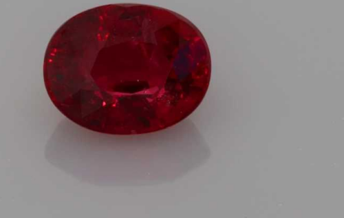 1.73 carat RED Rubinas (1)