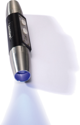 UV ir baltos šviesos spindulių įkraunamas prožektorius (2)