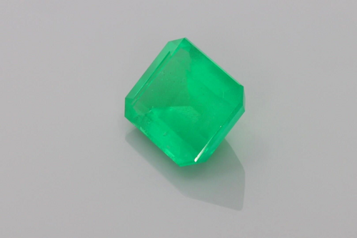 5.83 carat GREEN Smaragdas (1)