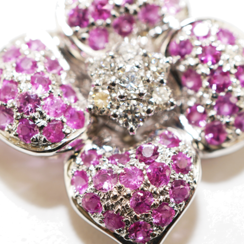 White gold Rose pendant with 7 natural diamonds and 60 sapphires E-F / VS1-VVS2 (4)