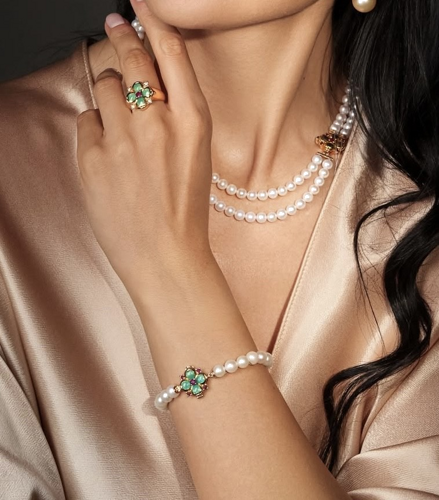 Pearl bracelet with a four-leaf clover ROYAL CLOVER (3)