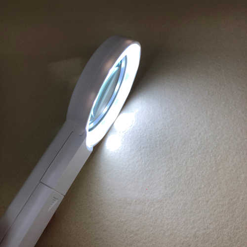 Лупа с LED осветление 5x (4)