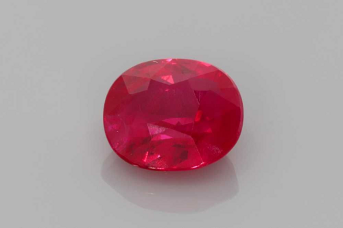 2.02 carat RED Rubinas (1)