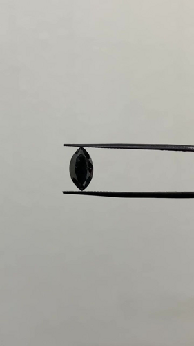 1.88 carat Fancy Black-VVS2 Natūralus Marquise Deimantas (1)