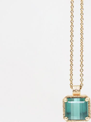 Gold necklace with green tourmaline (4)