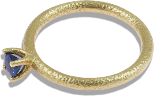 Gold Ring with Sapphire (2)