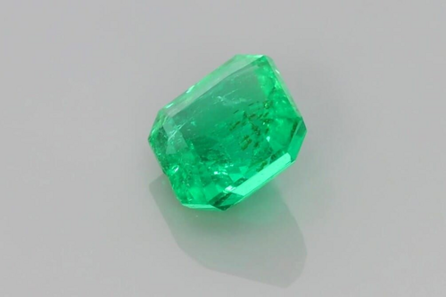 1.62 carat GREEN Smaragdas (1)