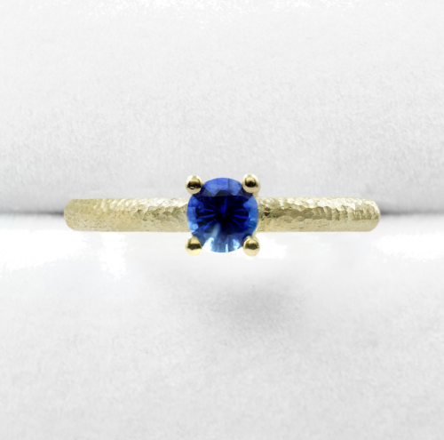 Gold Ring with Sapphire (3)